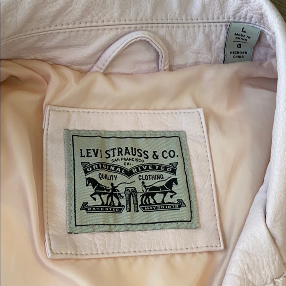 Levi’s blush pink faux leather Moto jacket- large - Picture 5 of 12